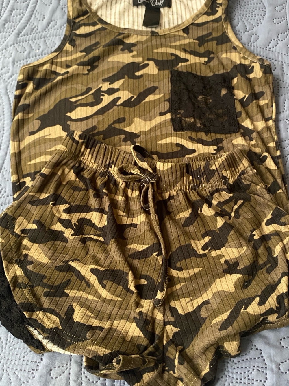 Women’s Olive Camo Drawstring Shorts - Unknown Brand